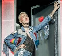 Foto de Everybody's Talking About Jamie (musical)