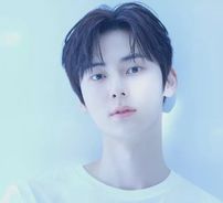 Foto de HWANG MIN HYUN (황민현)