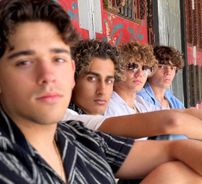 Foto de No Lonely Hearts