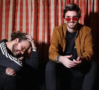 Foto de Suit & Bones