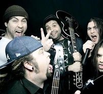 Foto de More Than A Thousand