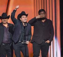 Foto de Julión Álvarez y Su Norteño Banda