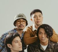 Foto de She's Only Sixteen