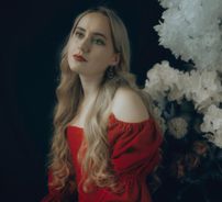 Foto de Элли на маковом поле