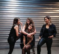 Foto de FALLEN LILLIES