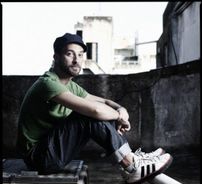 Foto de Lucas Santtana