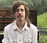 Foto de Tim Bernardes