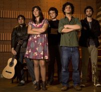 Foto de Pitanga em Pé de Amora