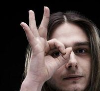 Foto de Falling Girl