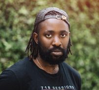 Foto de Kele Okereke