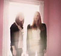 Foto de Tal And Acacia