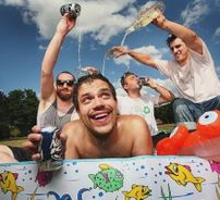 Foto de Bomb The Music Industry!