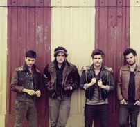 Foto de Kids In Glass Houses