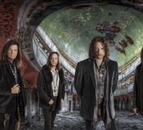 Foto de Heaven & Earth