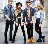 Foto de Only The Young