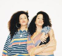 Foto de Tasha & Tracie