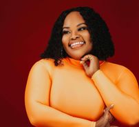 Foto de Tasha Cobbs Leonard