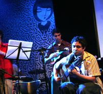 Foto de Pitanga em Pé de Amora