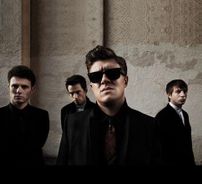 Foto de All the Young