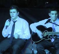 Foto de Lucas e Renault