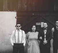 Foto de Terno e Saia