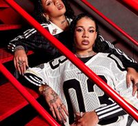 Foto de Tasha & Tracie