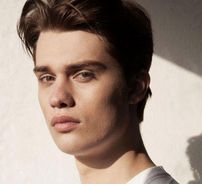 Foto de Nicholas Galitzine