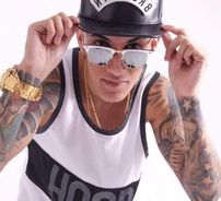 Foto de MC Léo da Baixada