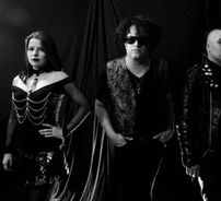 Foto de Ariel Maniki and the Black Halos