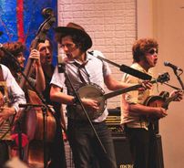 Foto de Mustache & Os Apaches