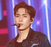 Foto de Aaron (NU'EST)