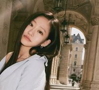 Foto de JULIE (KISS OF LIFE)