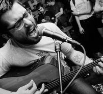 Foto de Into It. Over It.