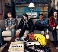 Foto de From First To Last