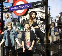 Foto de Only The Young