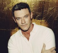 Foto de Luke Evans