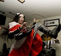 Foto de One-Eyed Doll