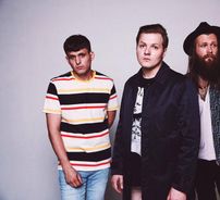 Foto de Too Close To Touch