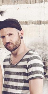 Foto de His Statue Falls