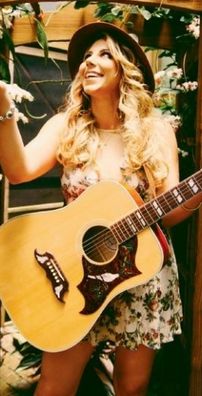 Foto de Elise Testone