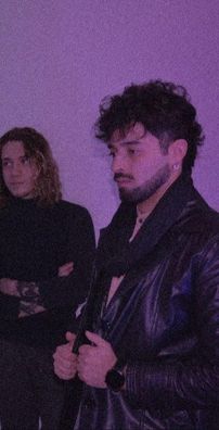 Foto de Mientras El Lobo