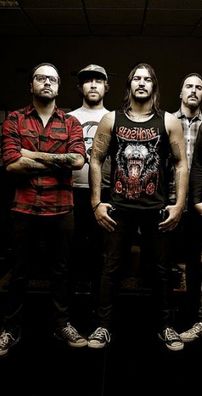 Foto de More Than A Thousand