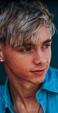 Foto de Corbyn Besson