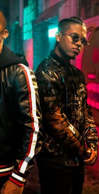 Foto de Lucas e Orelha 