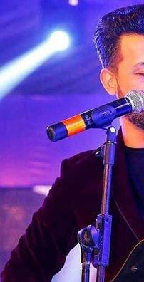 Foto de Atif Aslam