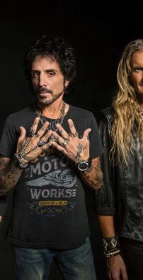 Foto de Revolution Saints