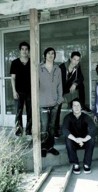 Foto de Underneath The Gun