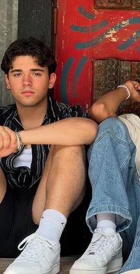 Foto de No Lonely Hearts