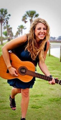 Foto de Elise Testone