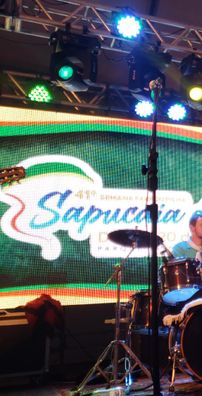 Foto de Volmir Dutra e Criado Em Galpão